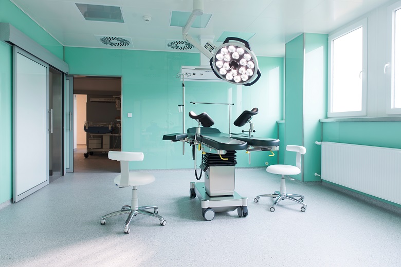 Moderní celoskleněný operační sál