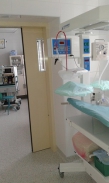 Operační sál - ošetření novorozence